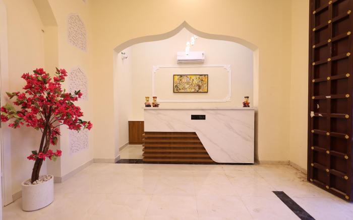 Mount View Inn (2.5 km from Fatehsagar Lake)