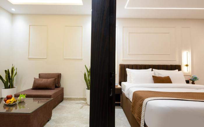 Leaf 9 Grand, Near Udyog vihar and Yashobhoomi