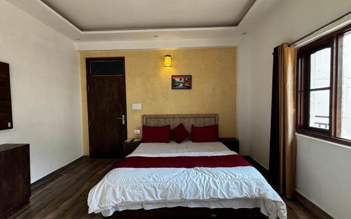 MOONSHIVA STAY and CAFE