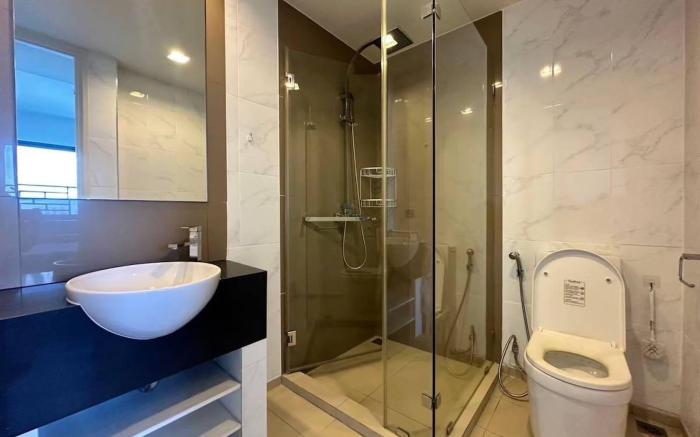 Large High Floor, Best Pool and Great Location