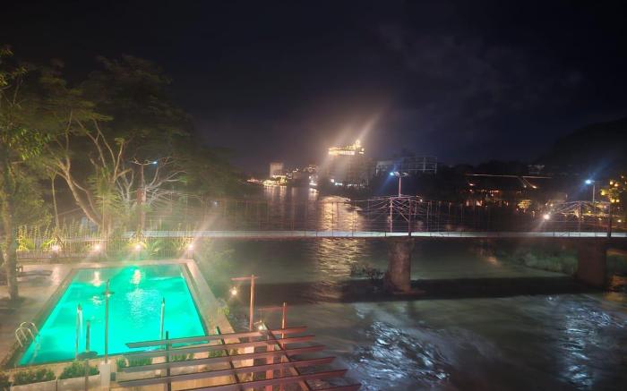 Intimate Riverside Resort Vang Vieng