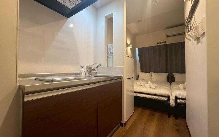 美栄橋駅から徒歩９分/泊ふ頭旅客ターミナルや国際通り徒歩圏内/那覇空港から車で１０分/４名様宿泊可能