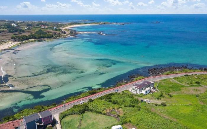 Jeju Badaneomeojip Beach Branch