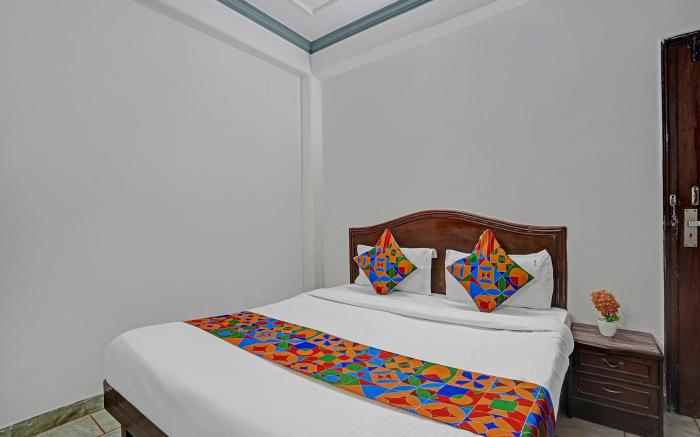 FabHotel Iconic Residency