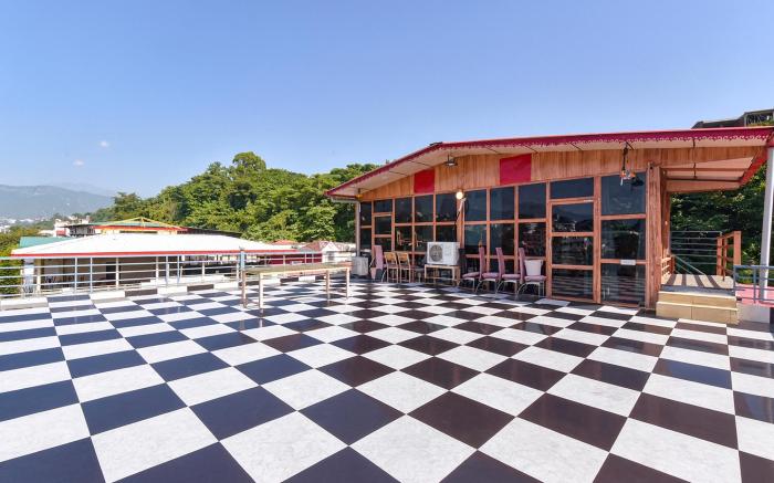 FabHotel Doon Classic Homestay