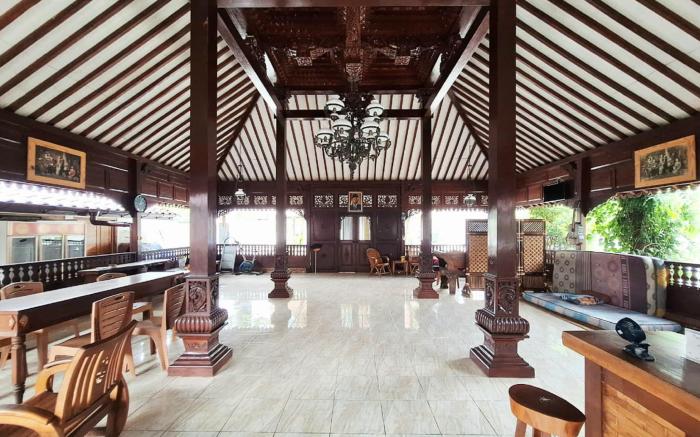 RedDoorz Syariah Omah Tentrem near Pakuwon Mall