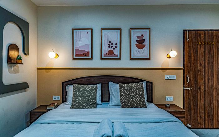 Snowdrop 3BR-SF |Mussoorie Mall Road by Homeyhuts