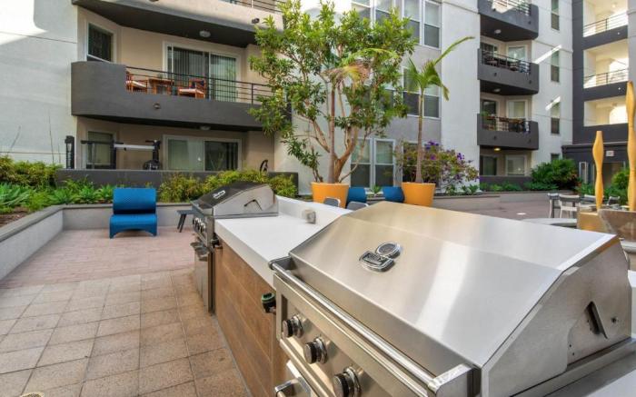 Exclusive Suites in MDR with Pool, GYM & HotTub