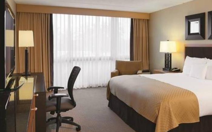 DoubleTree by Hilton Hotel Chicago - Arlington Heights