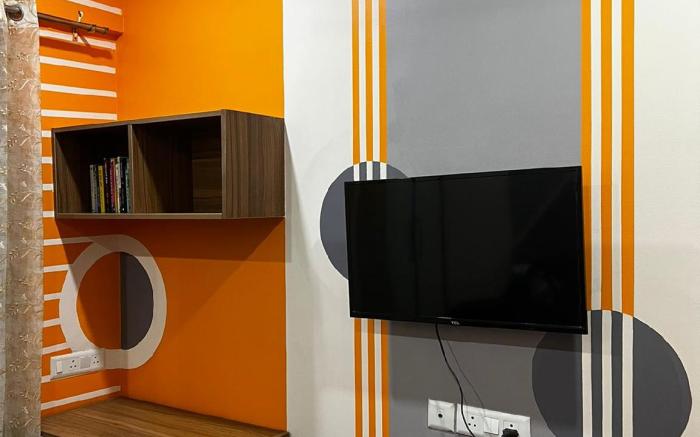 Jacuzzi suite in Noida| 1 BHK | 27th floor