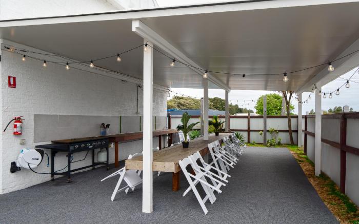 Waves Motel and Apartments