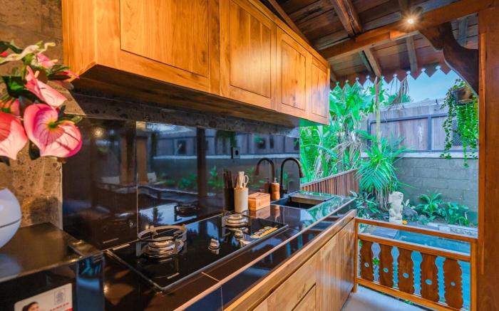 Garis Laksmi Kayu by Madhava Villas