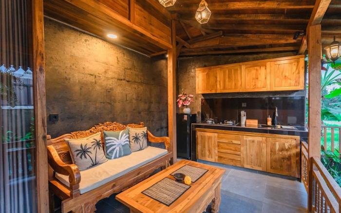 Garis Laksmi Kayu by Madhava Villas