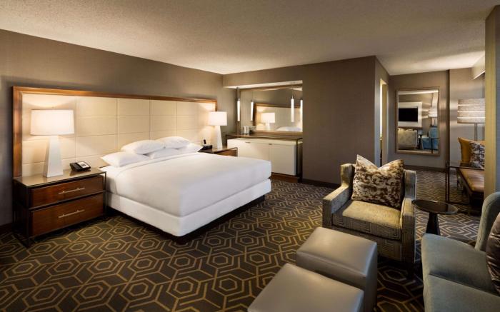 DoubleTree by Hilton Dallas-Campbell Centre