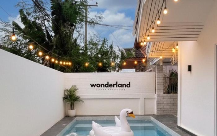 Wonderland Moonstone | 4 Bedroom Luxury Pool Villa