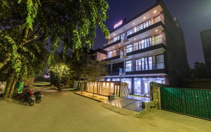 Hotel Aura Grand, Sector 63A, Noida