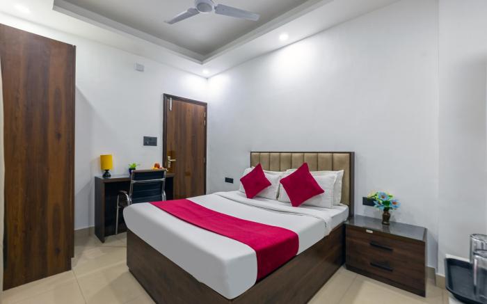 Hotel Aura Grand, Sector 63A, Noida