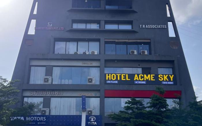 Hotel Acme Sky
