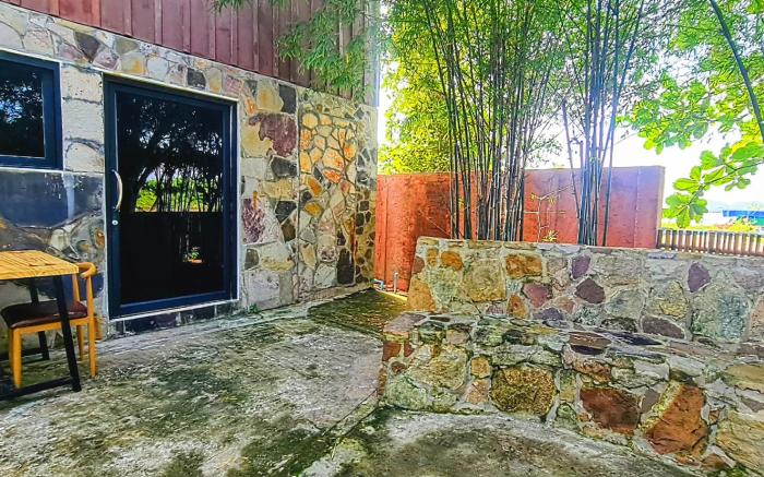 Sun & Roots Lodge Restaurant and Bar