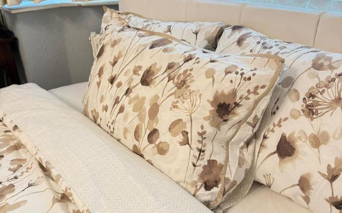 2 Beds Couple/Family Private Room in Birmingham