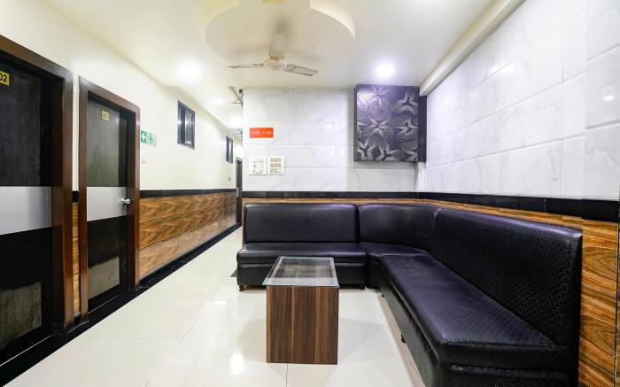 FabHotel Sion Residency