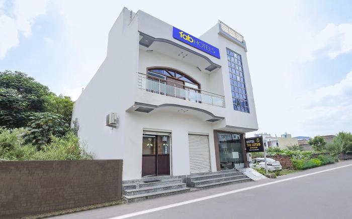 FabHotel Lotus