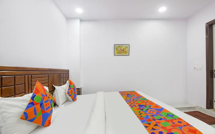 FabHotel Cosy Rooms - Near Embassies, DU South Campus