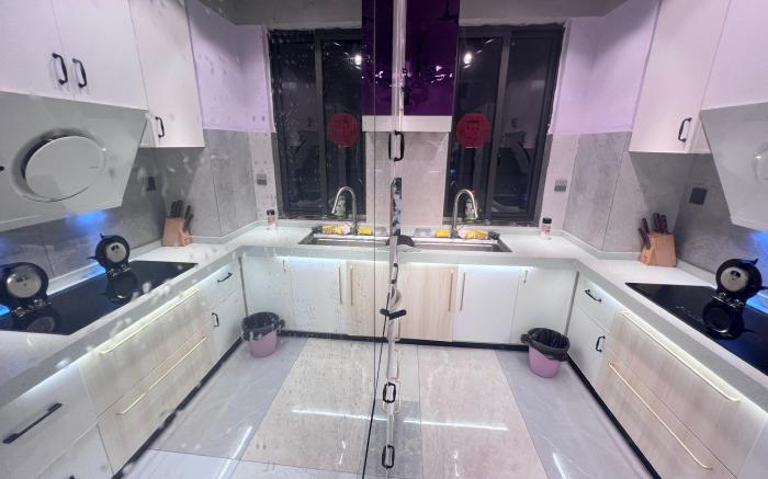 TreeTop Horizon · Skyline Retreat