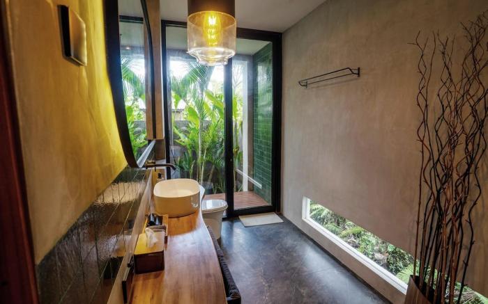 Charming 1BR Wooden Villa in Seminyak
