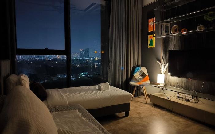 Expressionz A1202 2BR KLCC by Laze Home