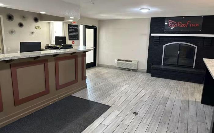 Red Roof Inn & Suites Marysville