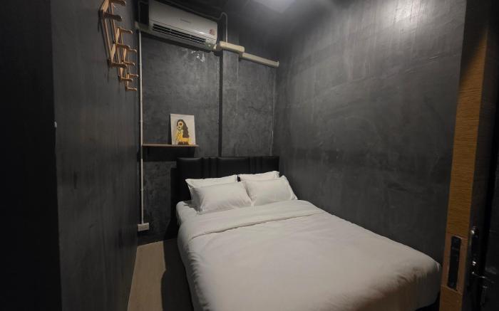 Khlongsan Hostel Bar and Cafe