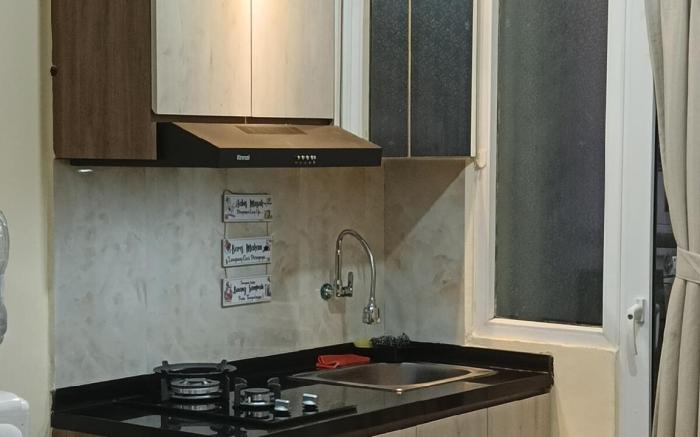 Studio with Cozy Room at Apt Green Pramuka City