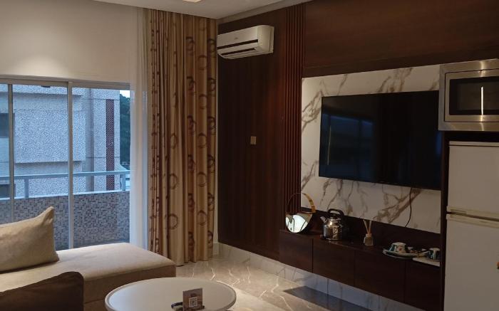  Sujimoto Residences (MacDonald 1 Bedrooms)