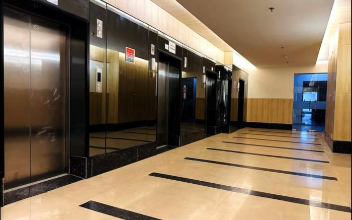 paramount oak tower 15 floor