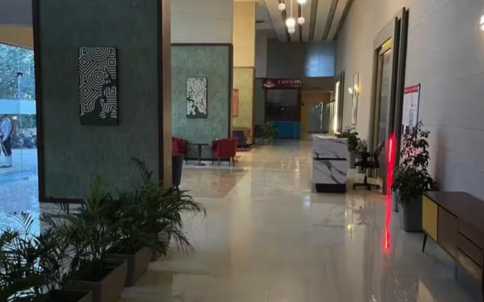 paramount oak tower 15 floor