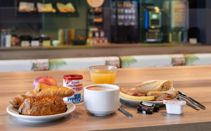 B&B HOTEL Massieux Genay