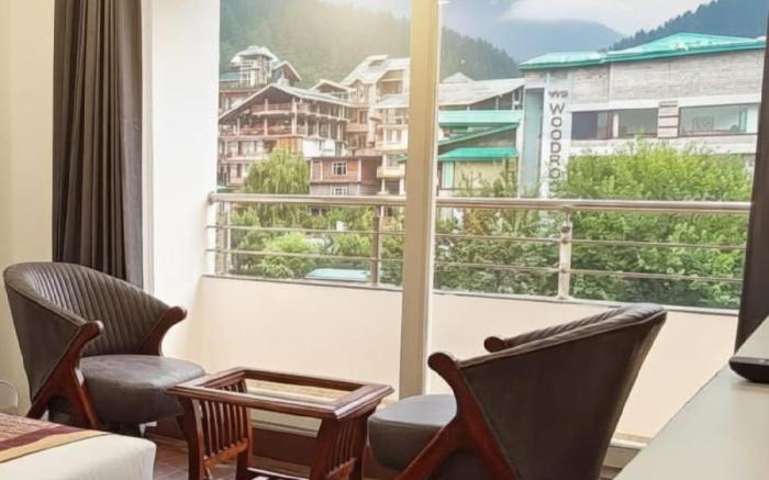 Hotel Skyline Manali Walking Distance to Mall Road, Centrally Heated