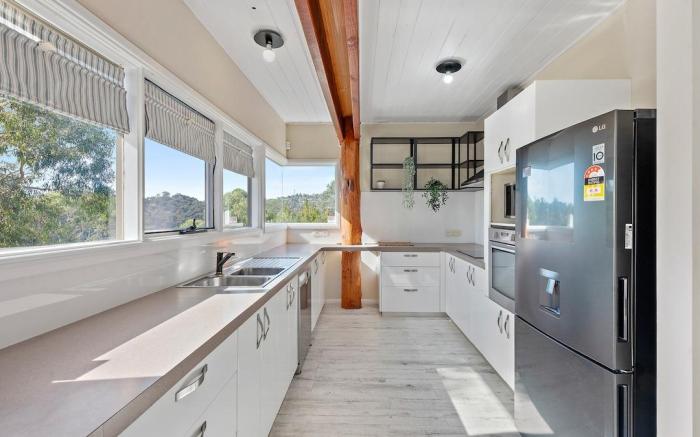 4 Mountain view house room 4