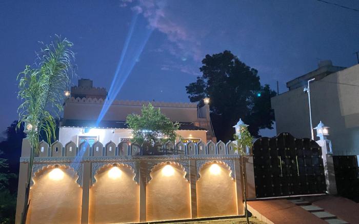 Dakshraj Villa, A peaceful family stay 
