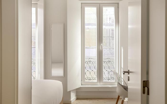 DOWNTOWN MODERN APARTMENTS WITH BALCONY by Homing