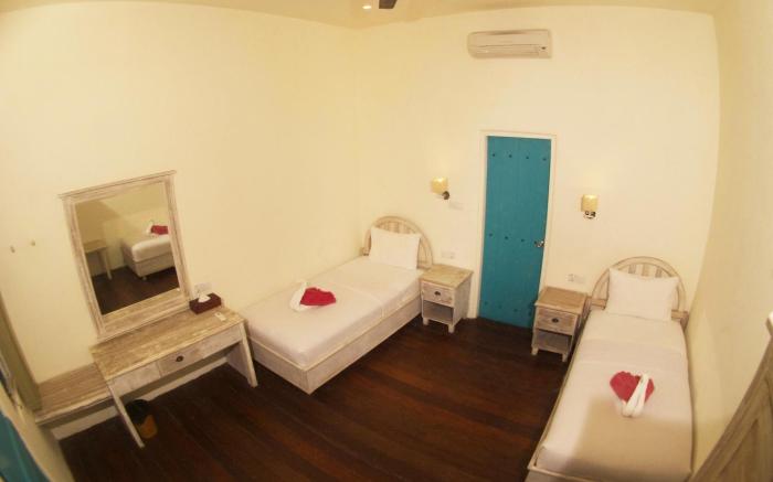 White Coconut Resort