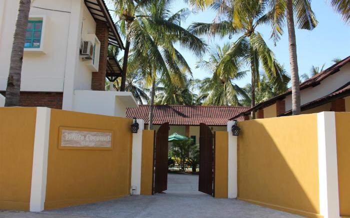 White Coconut Resort