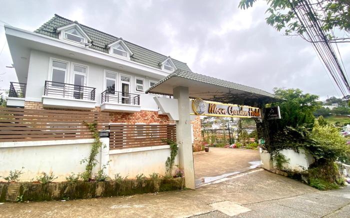 Moon Garden Hotel