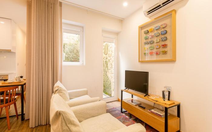 Charming 1-Bedroom Apartment in Oporto