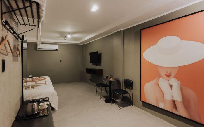 Dancenter Airport Hotel - Grey Hotel