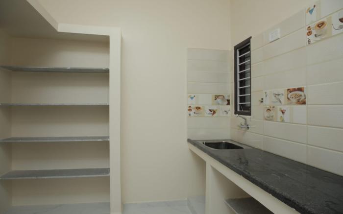 Redfox Service Apartment - DLF