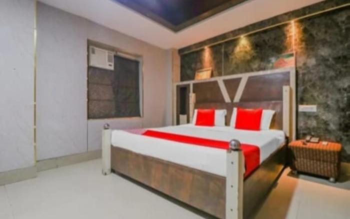 Goroomgo Hotel Shiv Pukhraj Ludhiana