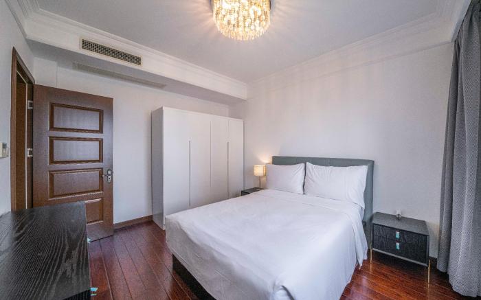 Tyms Elegant 3BR 2BA APT Xintiandi Shanghai Bay