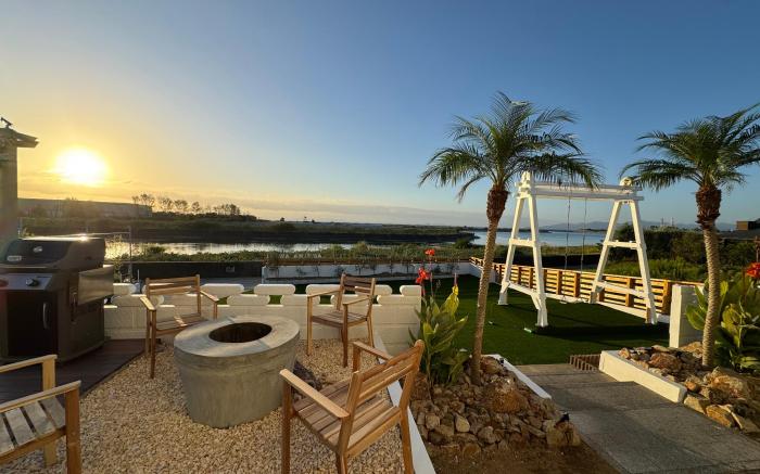 Aoniwa -碧庭- AWAJI｜海・空・ブランコ。